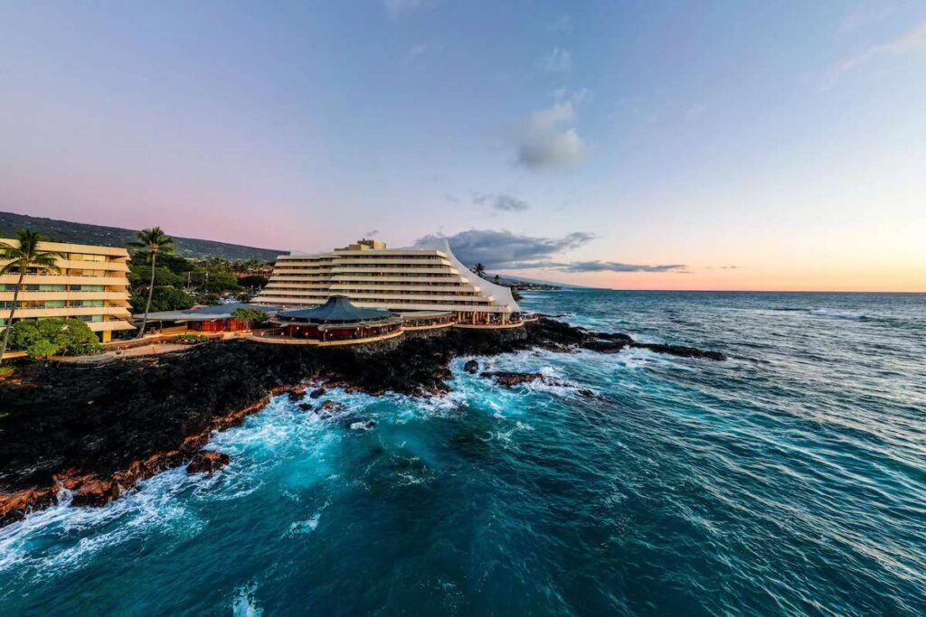 Royal Kona Resort in Kailua-Kona, Hawaii, featuring oceanfront accommodations, stunning Pacific Ocean views, tropical landscaping, and affordable waterfront lodging with easy access to local attractions.