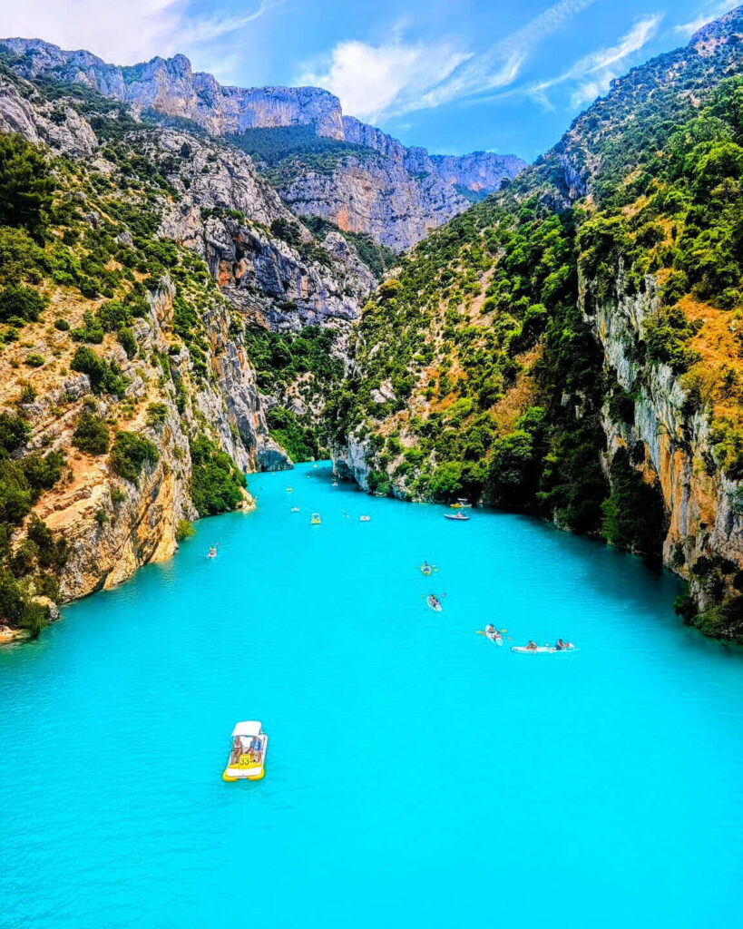 Hiker enjoying panoramic views in Gorges du Verdon during a three-day trip
