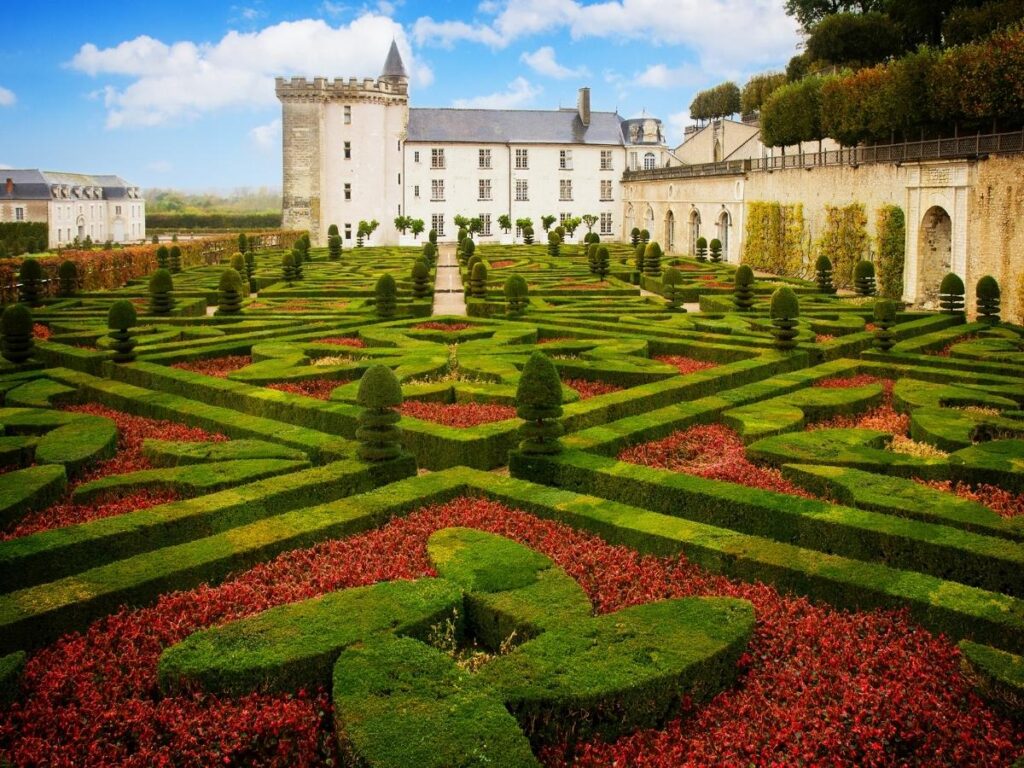 Golden-hour view of Château de Villandry and its Renaissance gardens