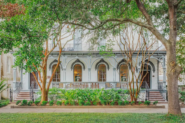 Exterior view of Bellwether House, a luxury boutique hotel in Savannah, Georgia.