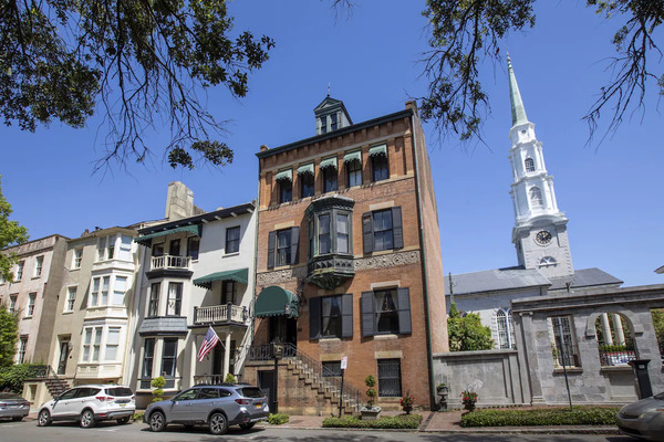 Exterior view of Foley House Inn, a historic boutique inn in Savannah, Georgia.