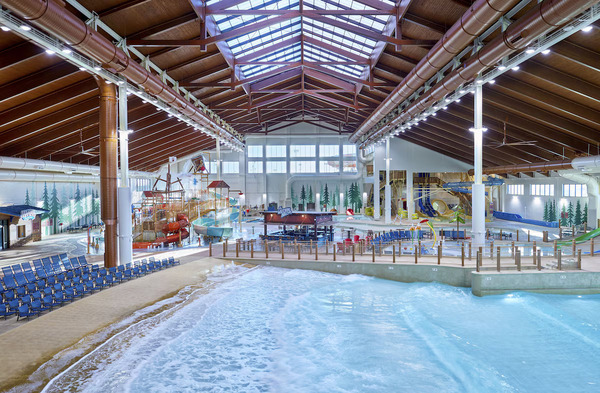 Exterior view of Great Wolf Lodge Scottsdale showcasing its family-friendly resort entrance