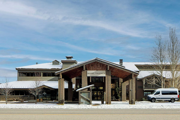 Hotel Thaynes, a Tribute Portfolio Hotel, in Park City, Utah, featuring modern mountain-inspired accommodations, stylish interiors, upscale amenities, and convenient access to skiing and year-round outdoor activities.