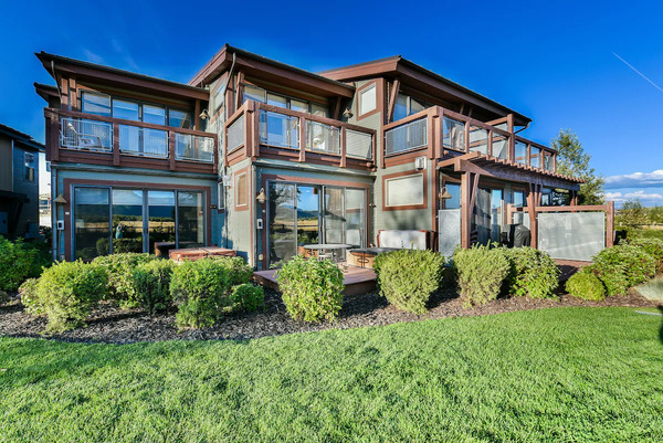 Newpark Resort in Kimball Junction near Park City, Utah, featuring modern accommodations, scenic mountain views, outdoor hot tubs, and convenient access to shopping, dining, and year-round recreation.