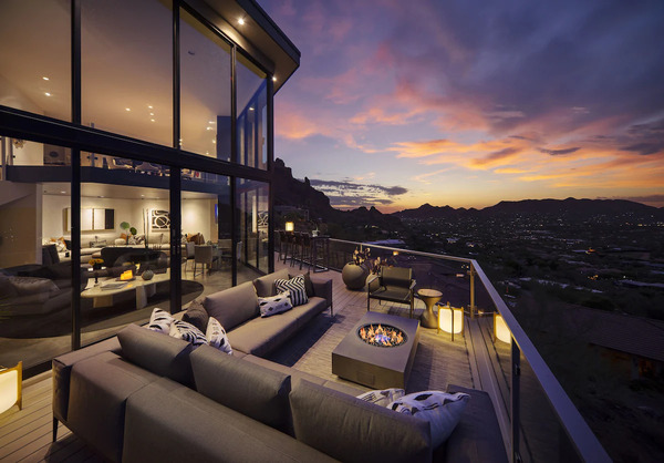 Exterior view of Sanctuary Camelback Mountain resort in Scottsdale, Arizona
