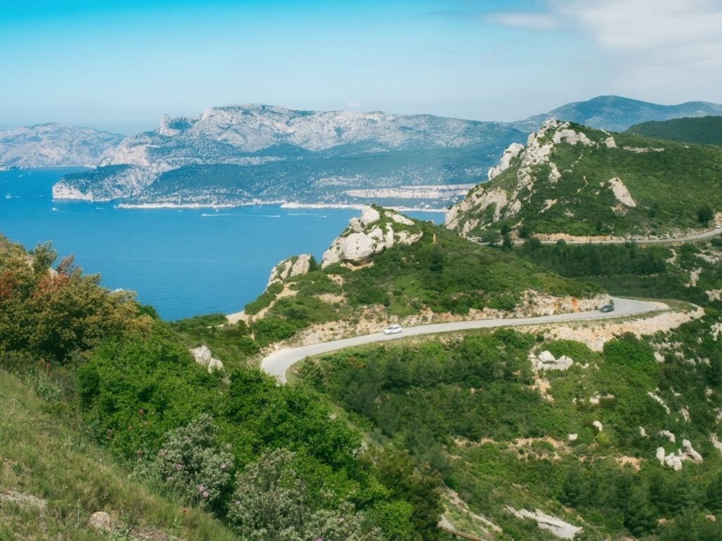 Rocky Circuit des Crêtes trail overlooking the Mediterranean on Port-Cros