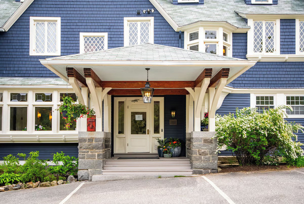 Cleftstone Inn in Bar Harbor, Maine, showcasing its charming exterior and comfortable accommodations near Acadia National Park.