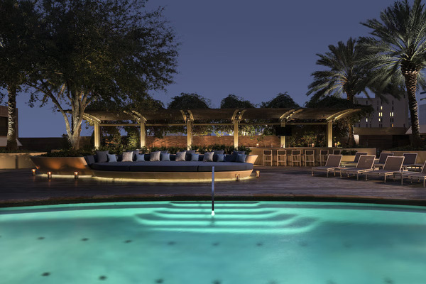 Exterior view of Four Seasons Hotel Houston, a luxury downtown hotel featuring elegant architecture, premium accommodations, and world-class hospitality in Houston, Texas.