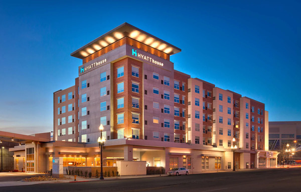 Hyatt House Salt Lake City Downtown featuring spacious suite-style accommodations, modern amenities, fully equipped kitchens, complimentary breakfast, and a convenient location near downtown Salt Lake City attractions.