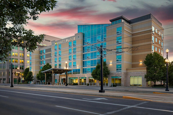 Hyatt Place Salt Lake City Downtown / The Gateway featuring modern guest rooms, spacious accommodations, complimentary breakfast, contemporary amenities, and a convenient location near The Gateway entertainment district.
