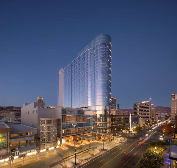Hyatt Regency Salt Lake City featuring modern luxury accommodations, spacious guest rooms, upscale amenities, panoramic city and mountain views, and a prime downtown location near the Salt Palace Convention Center.