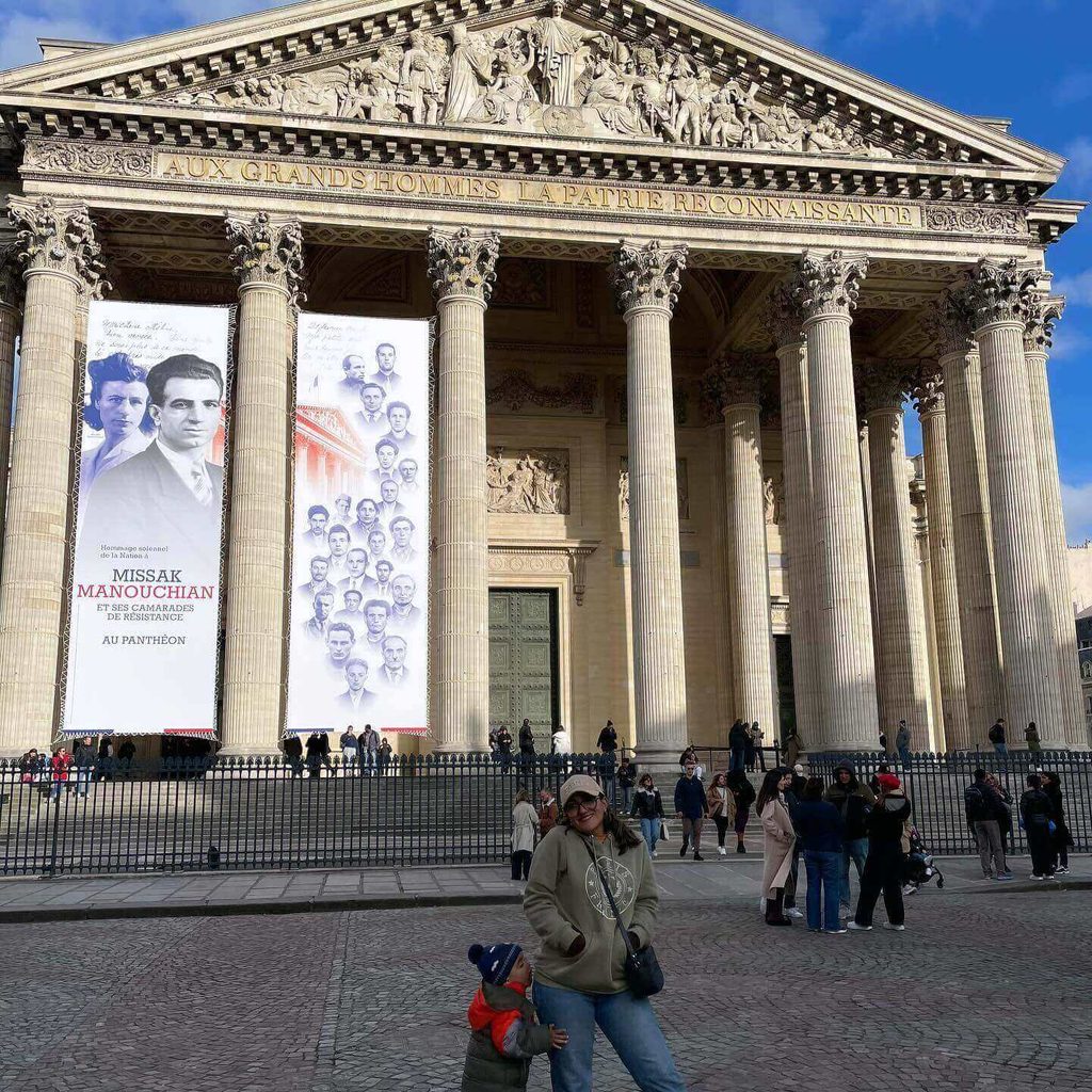 Accessible entrance ramp at the Panthéon in Paris