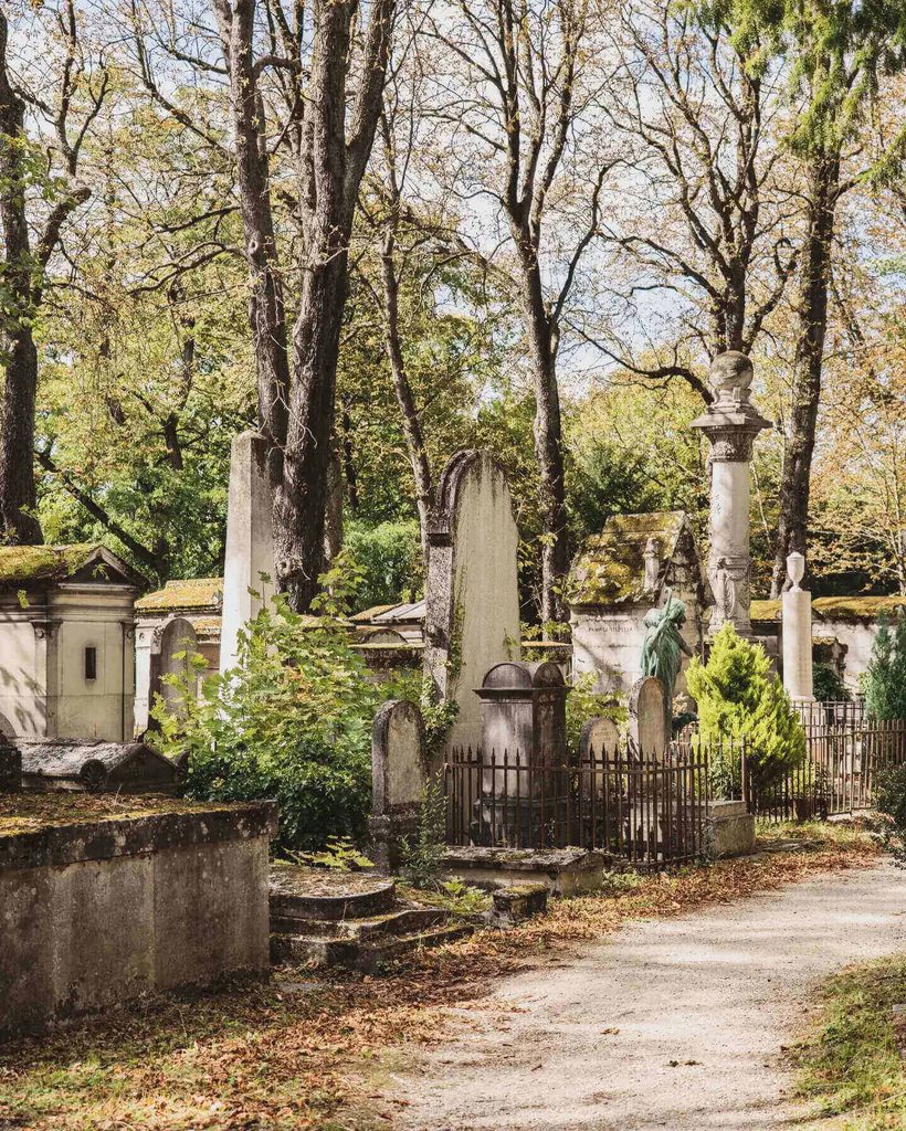 Walking path through the upper sections of Père Lachaise Cemetery