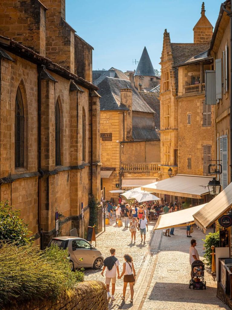 Medieval streets and stone buildings in Sarlat-la-Canéda